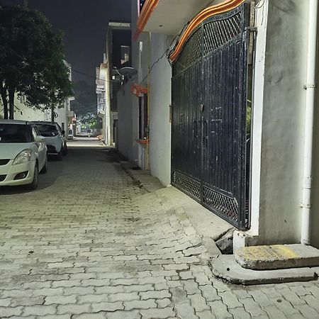 Girija Shail Bhavan Ayodhya Экстерьер фото